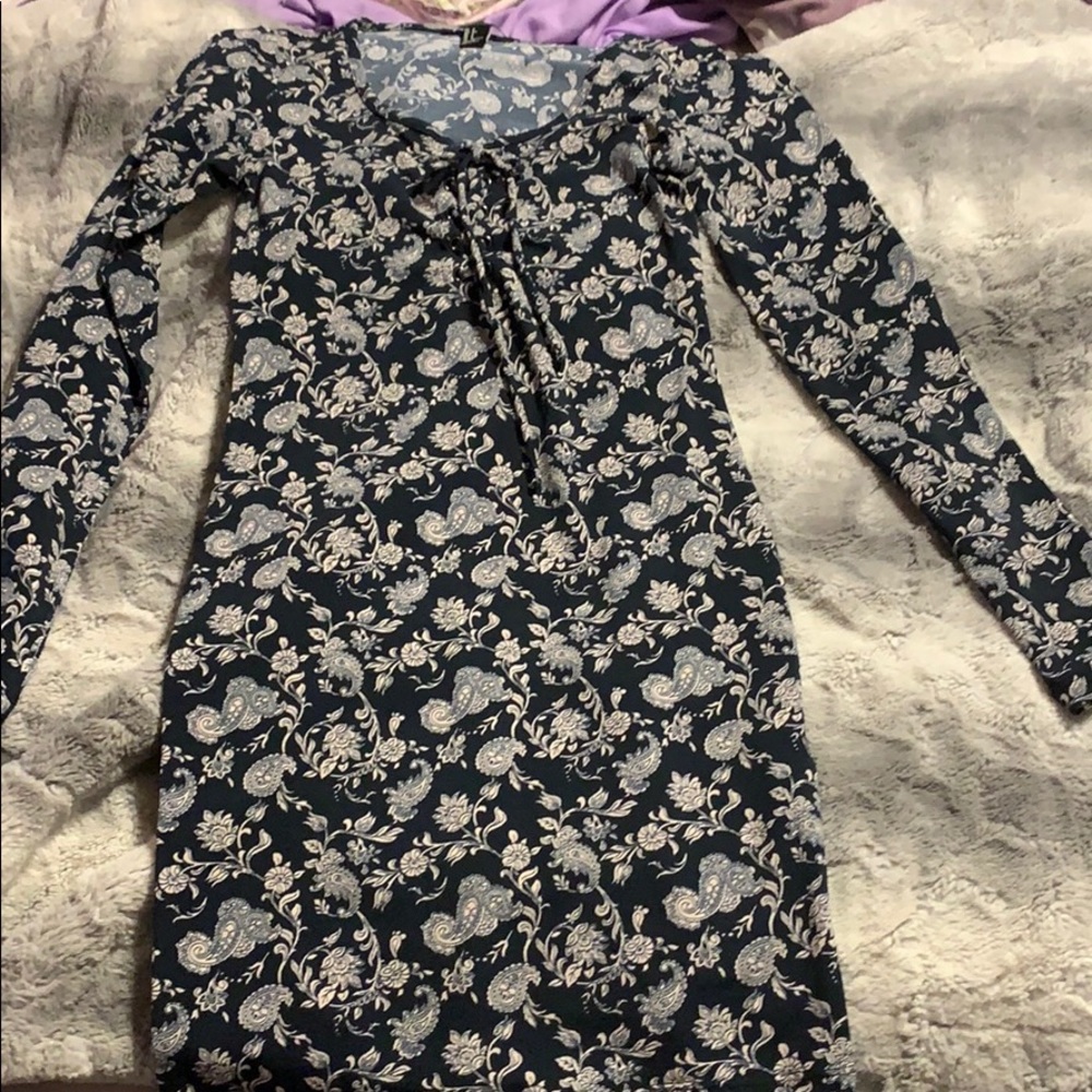 I’m selling a dress